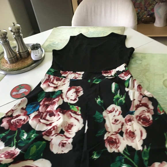 Women Fashion Cocktail Party dress - Picture 3 of 3